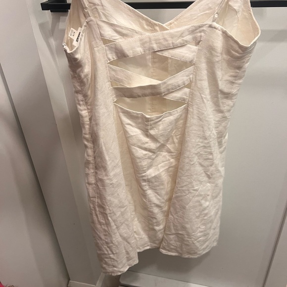 White linen dress - Picture 2 of 3